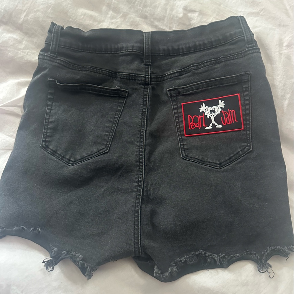 Pearl Jam high waisted upcycled Pear Jam black denim shorts sz. M